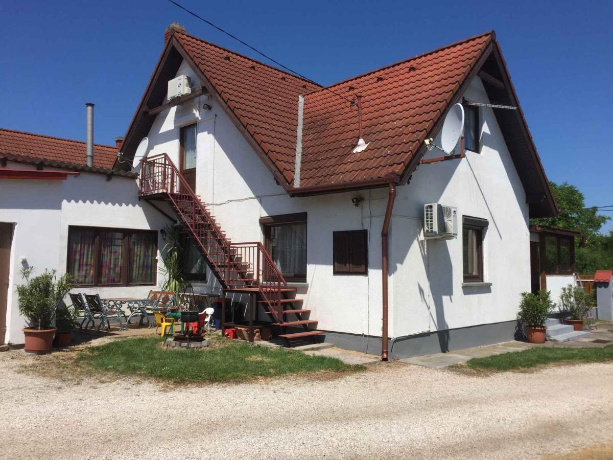House And Apartment Balatonmariafuerdo 19319 Jozseftelep Buitenkant foto